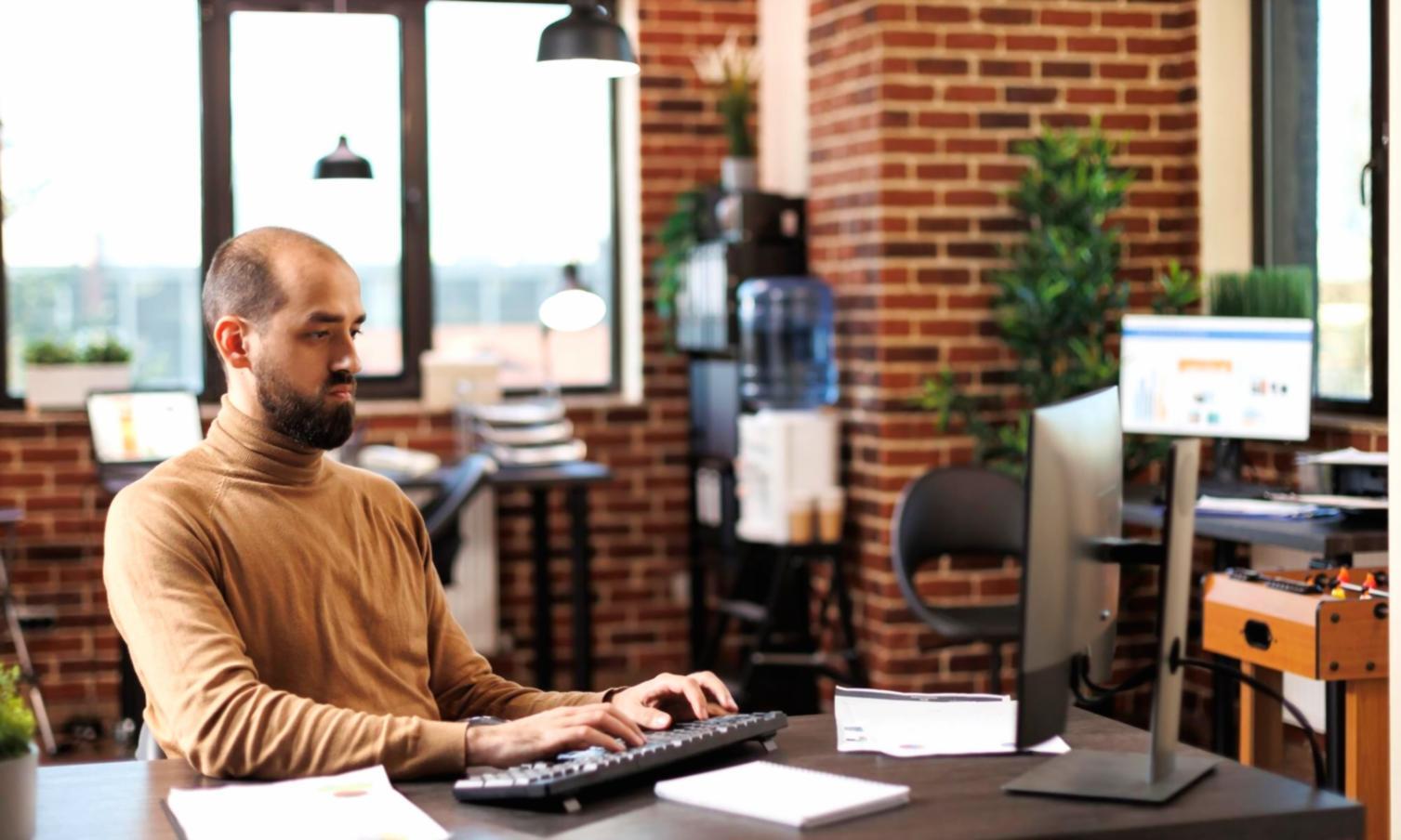 SEO araçları eğitimi sırasında kullanılan yazılım arayüzü